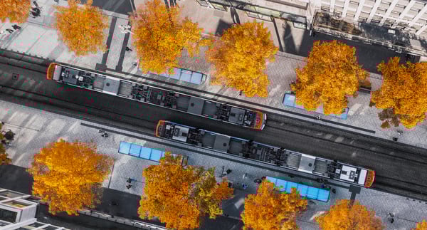 7559_GettyImages-1383965369_HV-light-rail-orange