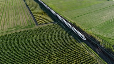 GettyImages-14320393825-SV-high-speed-rail_DE-C-ACHIM SCHNEIDER