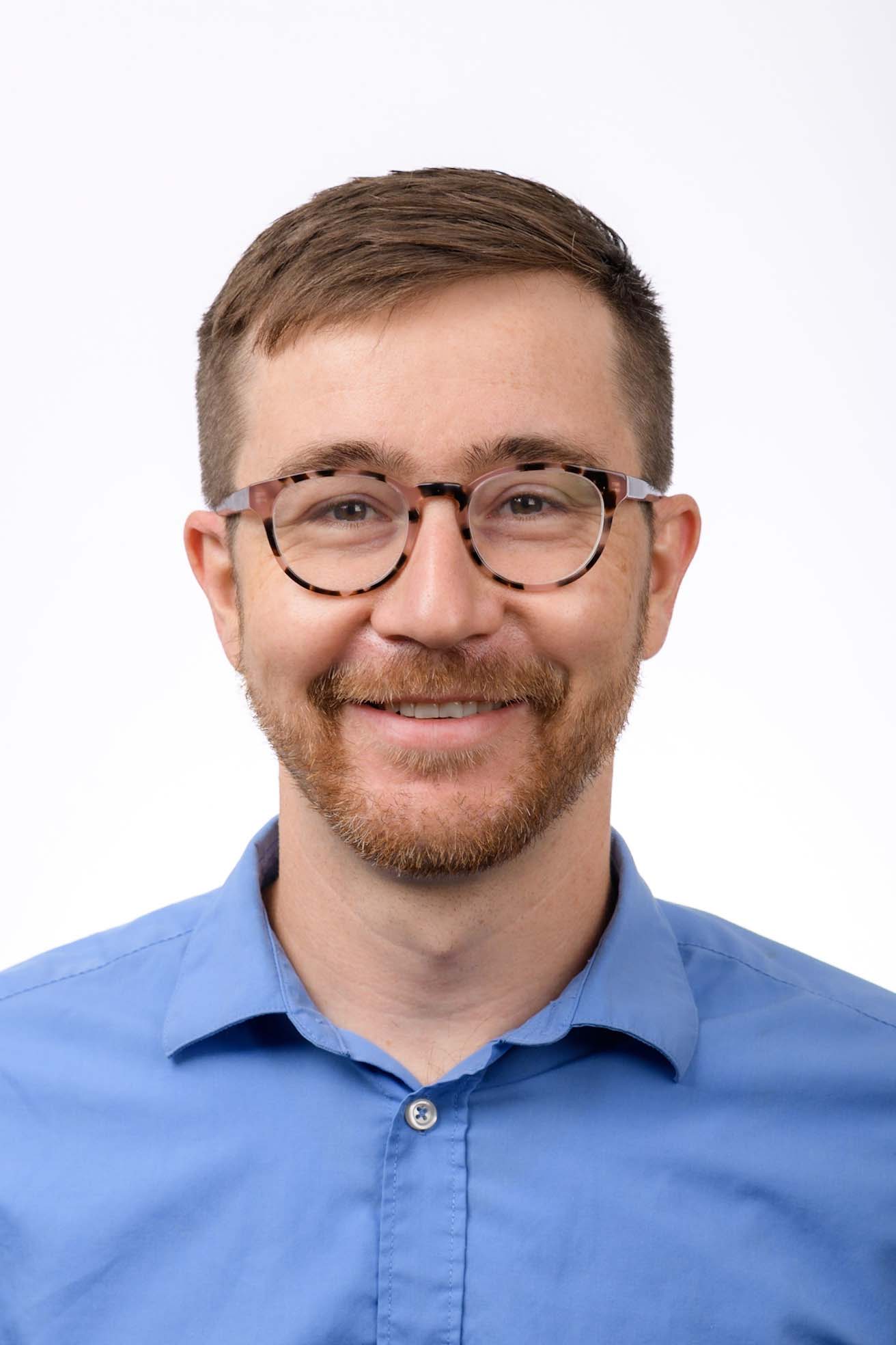 Erin Garnaas-Holmes Headshot-1